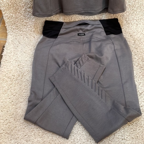 JAANNUU scrubs/otter wear. Brand new w/o tags. Top-Medium, Pants-Medium Petite - Picture 3 of 5